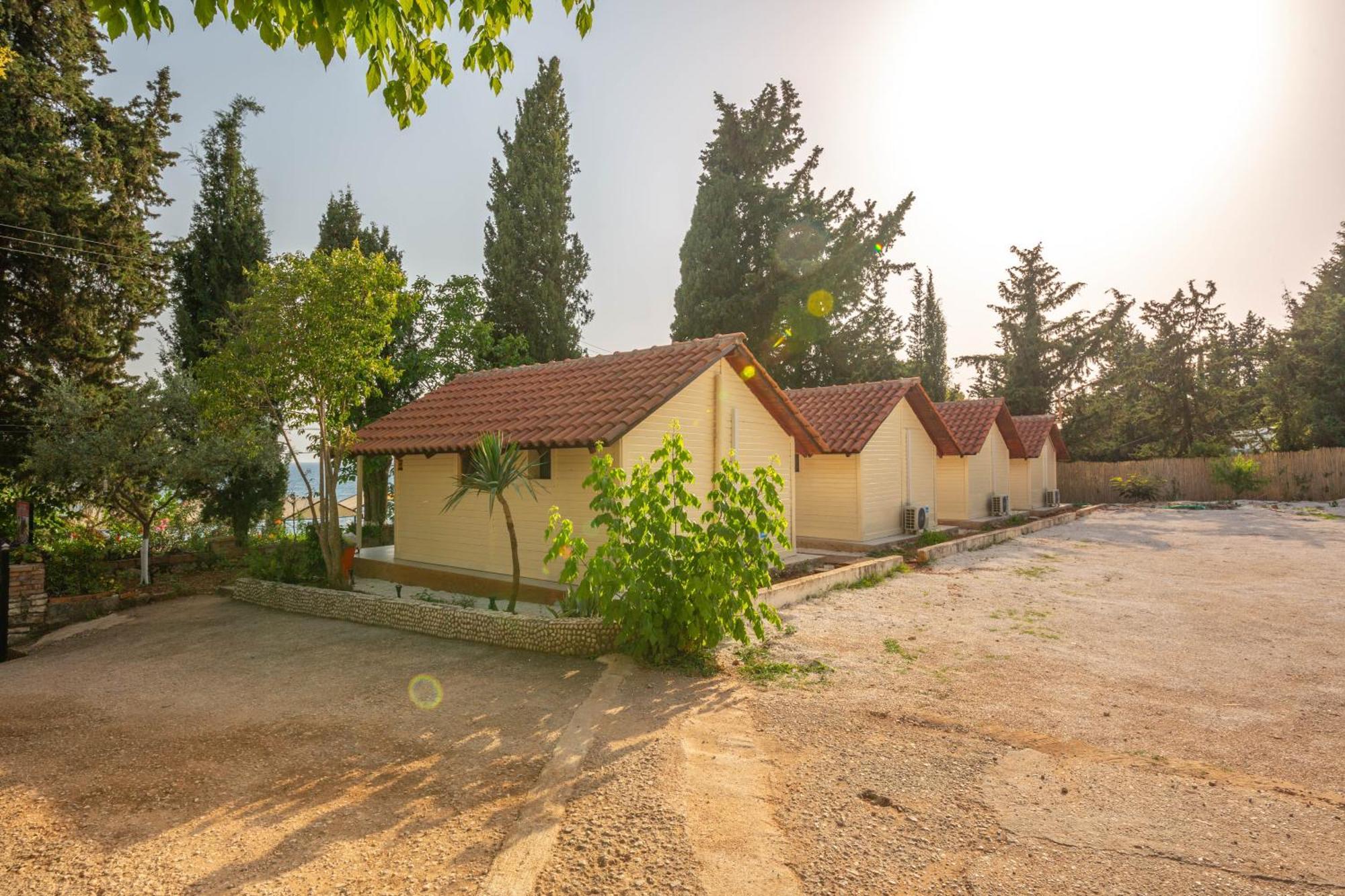 ديرمي Lodges Shen Nikolla المظهر الخارجي الصورة